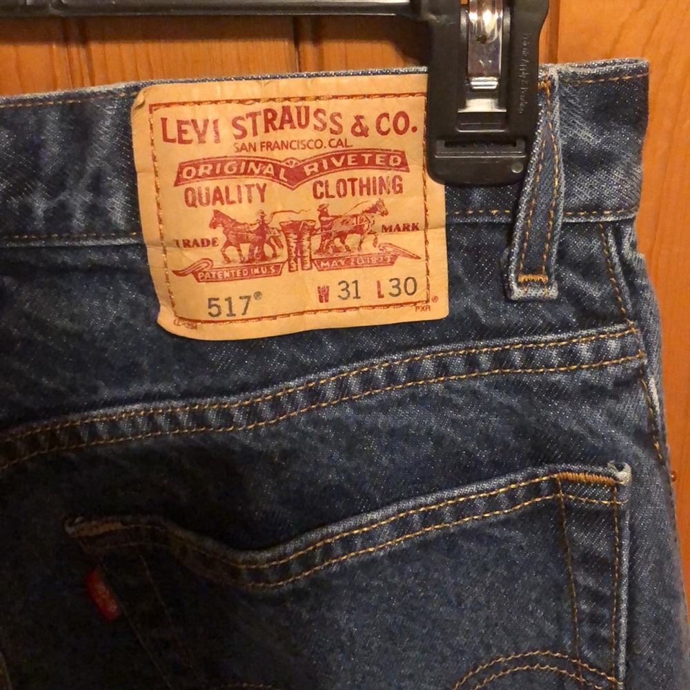 Mens 31x30 Levis boot cut jeans.